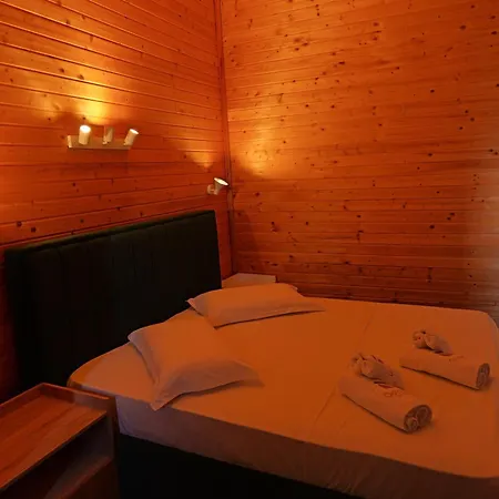 Hotel Dolanit Lalez