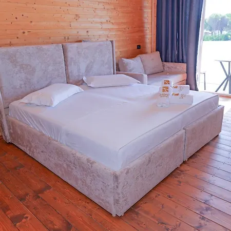 Dolanit Lalez Hotel