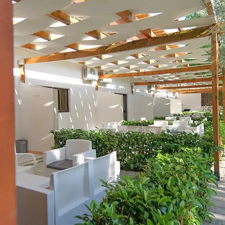 Dolanit Lalez Hotel