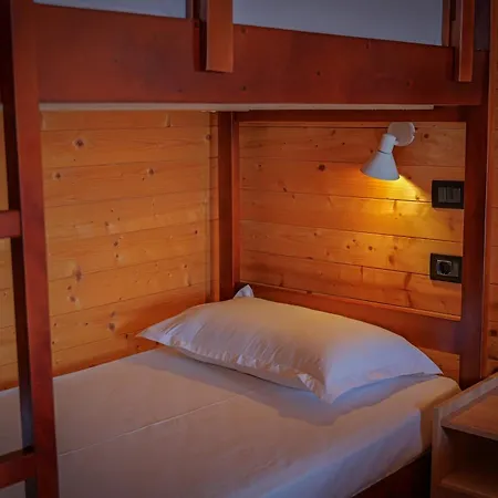 Dolanit Lalez Hotel