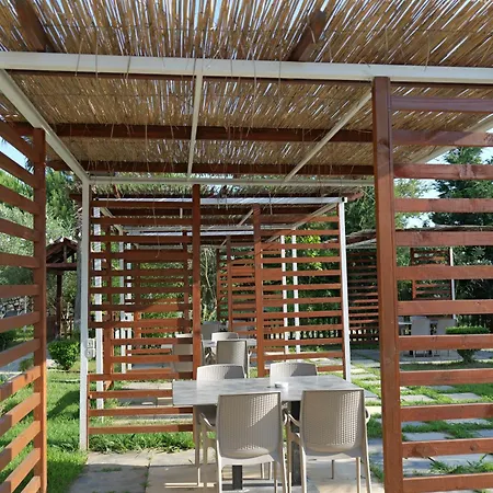 Hotel Dolanit Lalez 4*